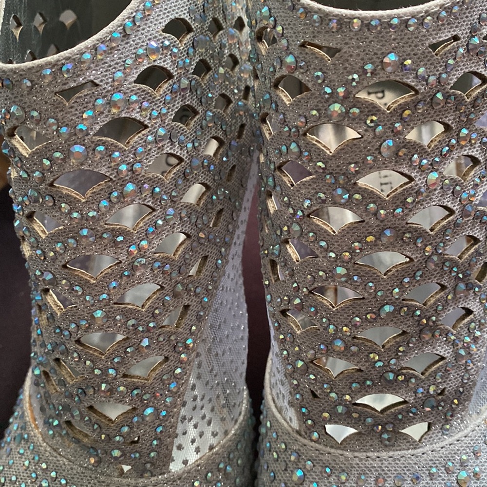 Pierre Dumas silver pee toe shoes - Picture 11 of 12